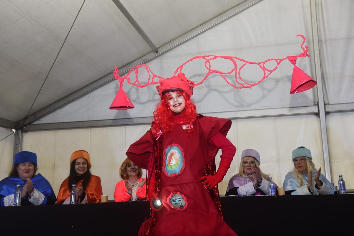 Concurso infantil de disfraces en el Campo da Leña