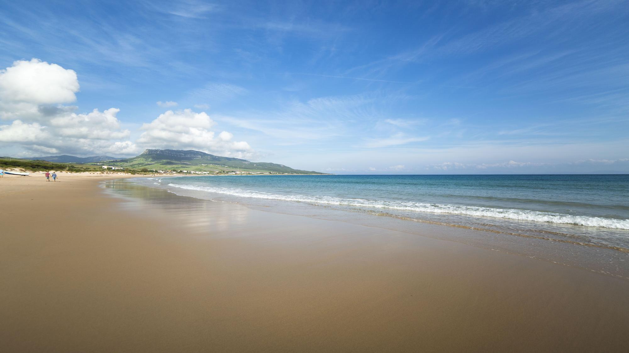 La playa de Bolonia en Cádiz. TURISMO DE ANDALUCÍA.