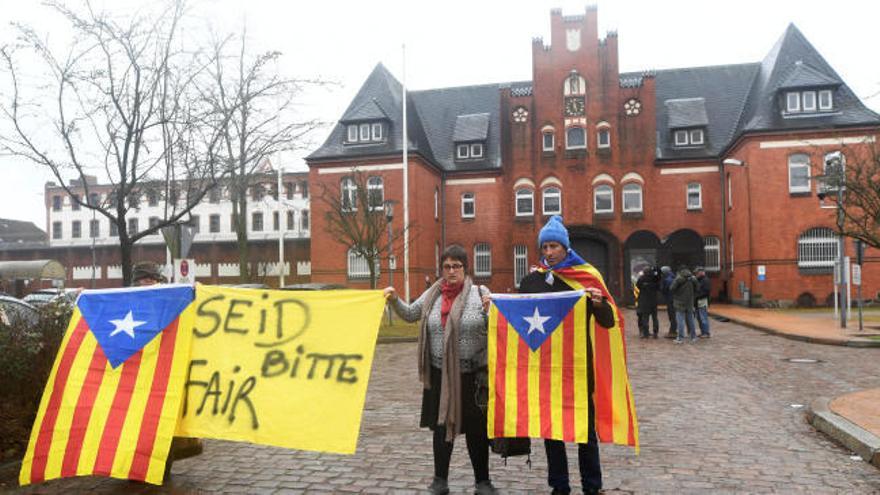 La Fiscalía alemana pide la extradición de Puigdemont por rebelión y malversación