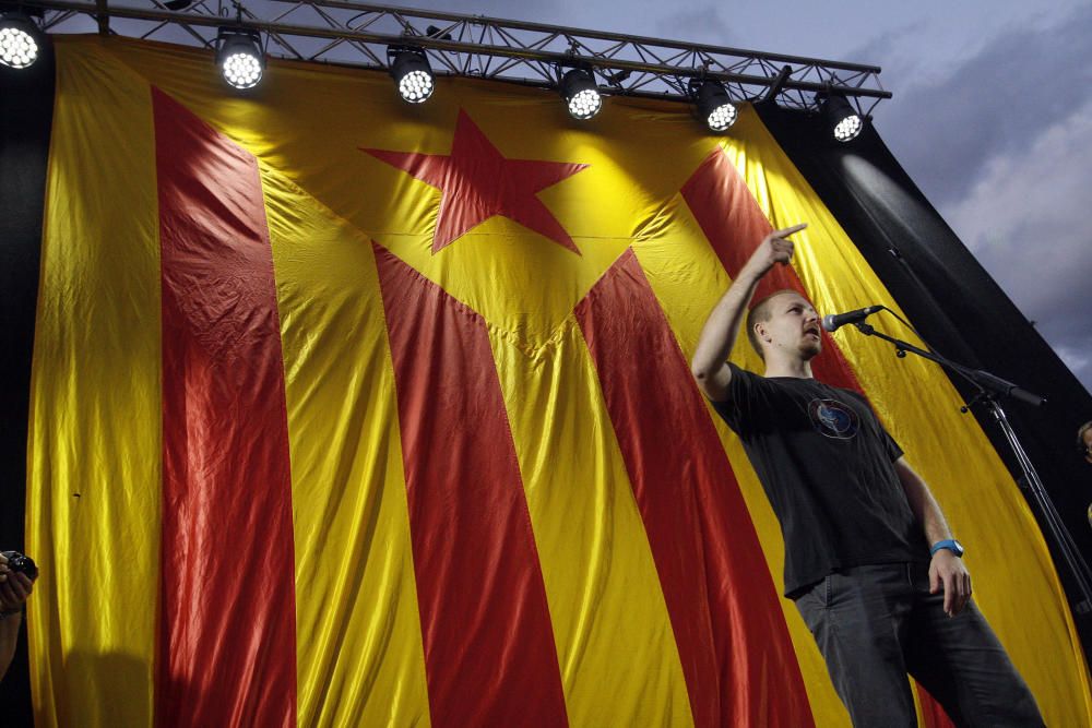 Manifestació històrica a Girona per rebutjar la violència policial l'1-O