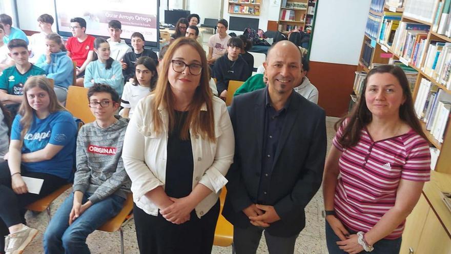 La Biblioteca Nacional &quot;pesca&quot; vocaciones en Vegadeo: &quot;Sacamos muchas plazas y nos cuesta cubrirlas&quot;