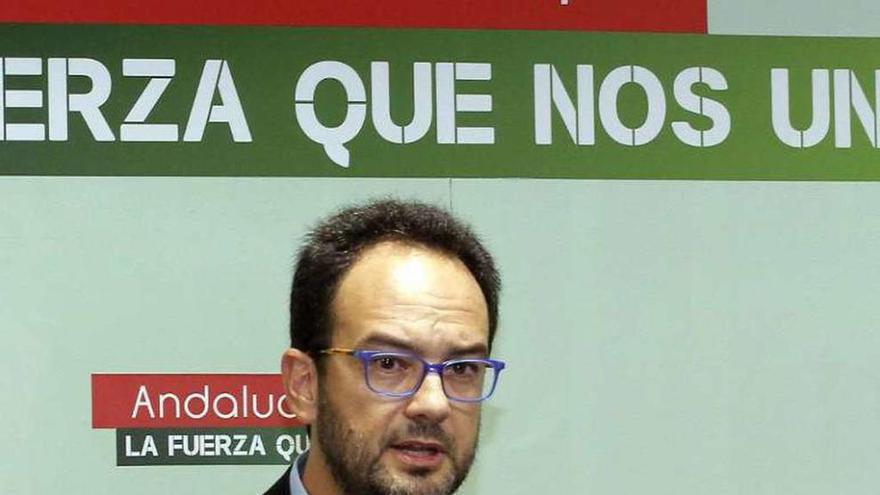 Hernando, ayer, en Almería, en su arremetida contra el PP. // Efe