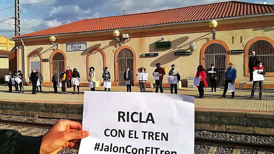 Los municipios del Valle del Jalón salen en defensa del ferrocarril