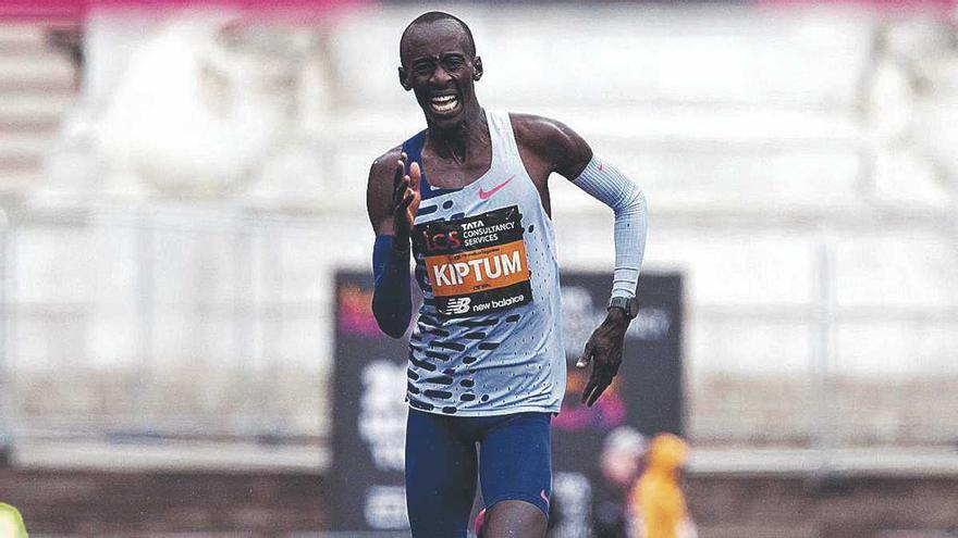 Mor als 24 anys l’atleta Kelvin Kiptum, rècord del món en marató