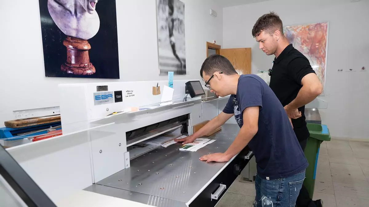 Antonio, usuario de Aspace Cáceres: "Me gusta esta experiencia, estoy aprendiendo mucho trabajando en la Imprenta Provincial"