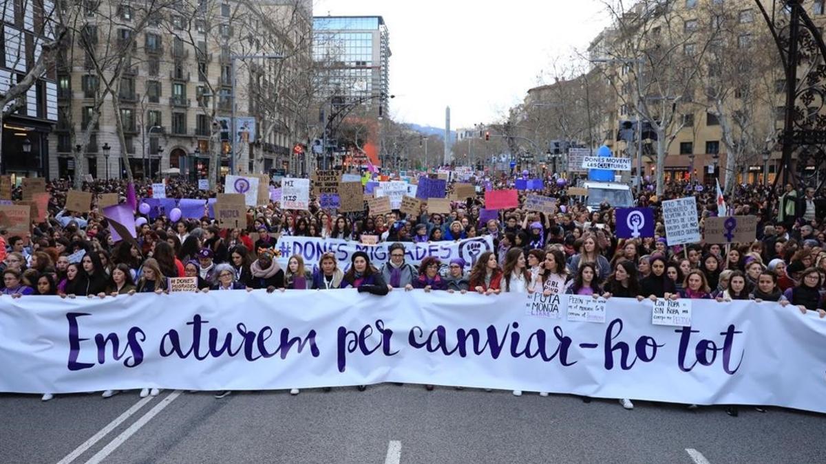 zentauroepp42444875 barcelona 08 03 2018  sociedad   manifestaci n del 8m dia mu181224123957