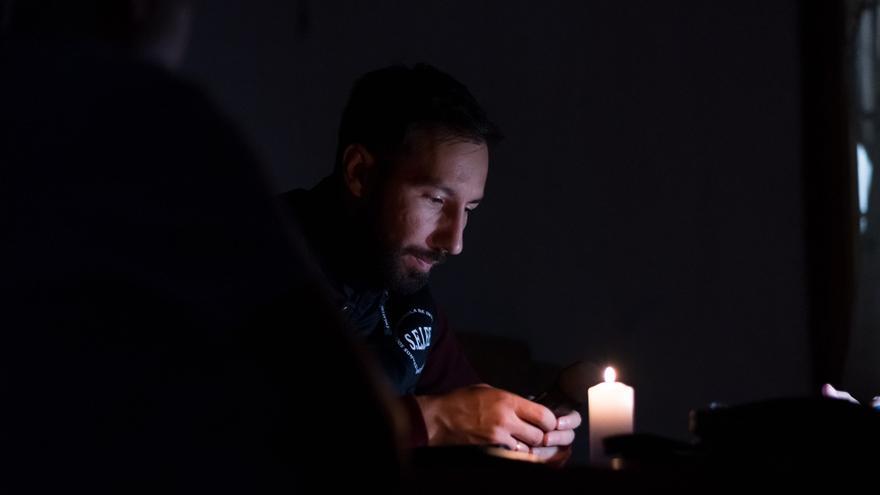 Un investigador de SEIFE, durante uno de los trabajos en Alicante.