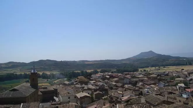 El pueblo de España que nunca deja de brillar está en Aragón: tiene tres castillos y un monasterio