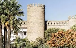 El Parador más bonito y barato al que viajar en mayo: una fortaleza musulmana convertida en residencia palaciega