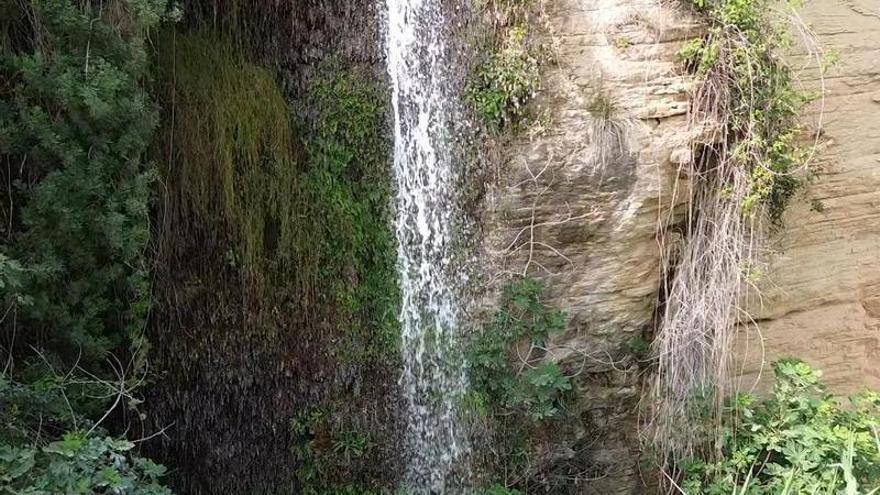 Una cascada en el Cañón de Almadenes