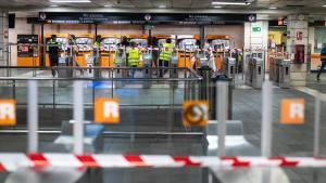 La estación de Rodalies de plaza de Catalunya, con el tráfico de trenes cerrado