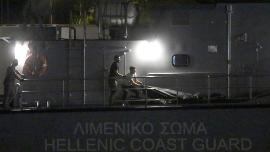 ¿Qué pasó en el naufragio del barco de migrantes en Grecia? ¿Se han violado las leyes? 5 grandes incógnitas de la tragedia