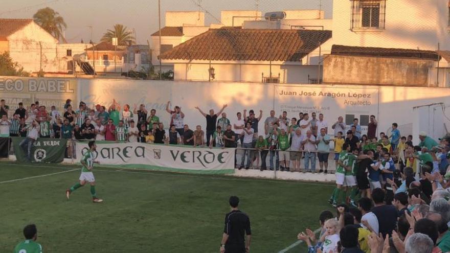 El Yeclano se hunde ante el Sanluqueño