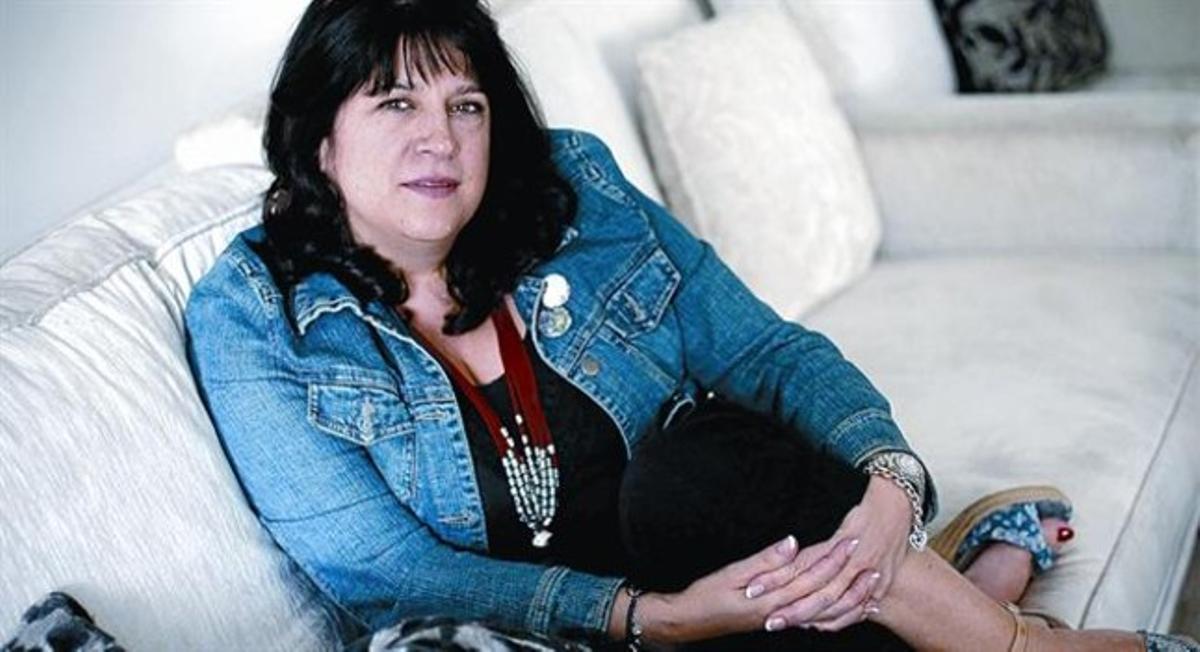 E. L. James, ahir a Madrid, durant una visita fugaç a Espanya.