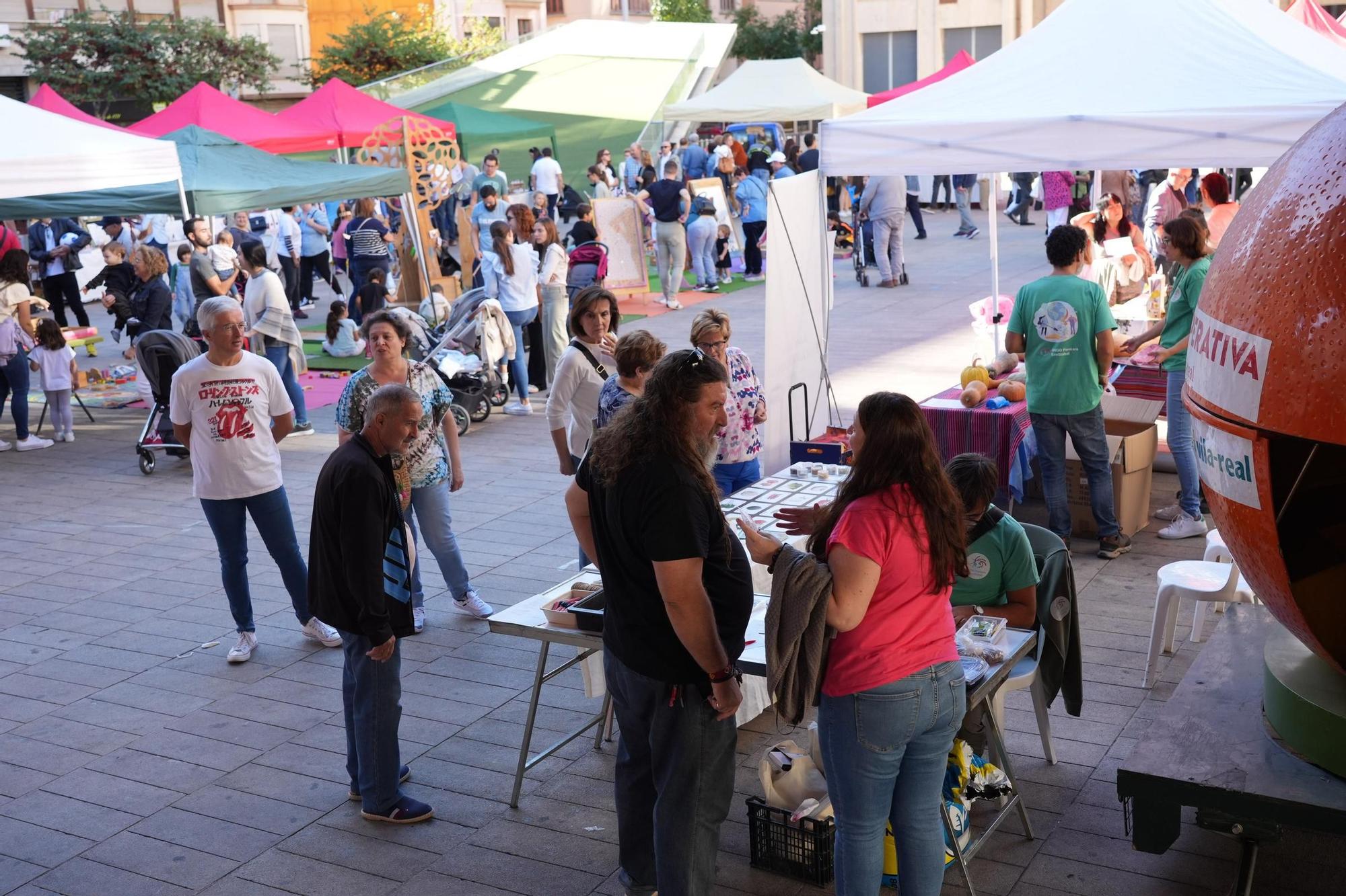 Las imágenes de la feria de agroecología y consumo responsable de Vila-real