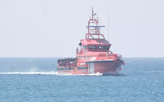 Llegan siete pateras en las últimas horas con casi 400 migrantes a las islas de El Hierro y Lanzarote