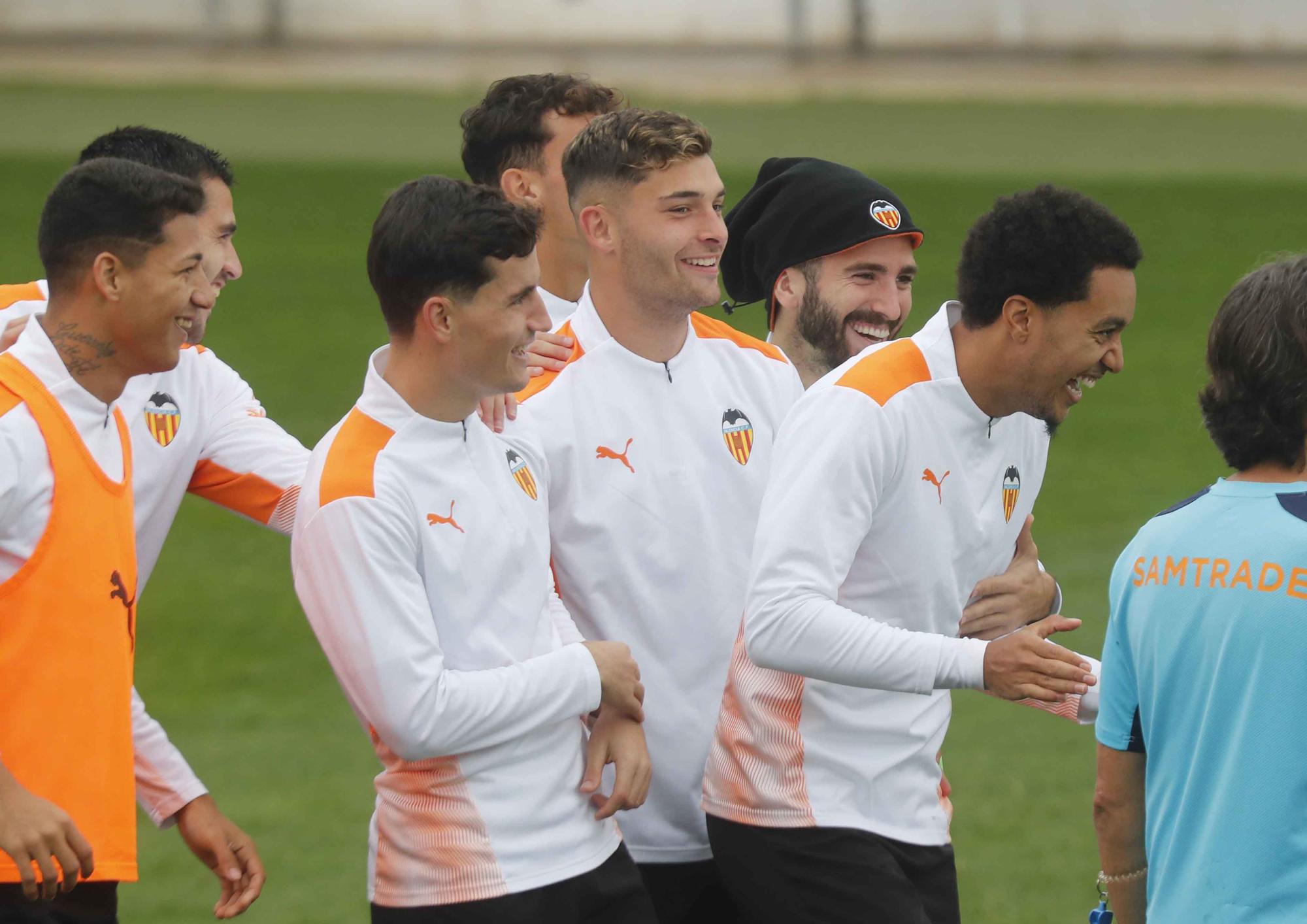 Última sesión antes del partido frente a la Real Sociedad para el Valencia