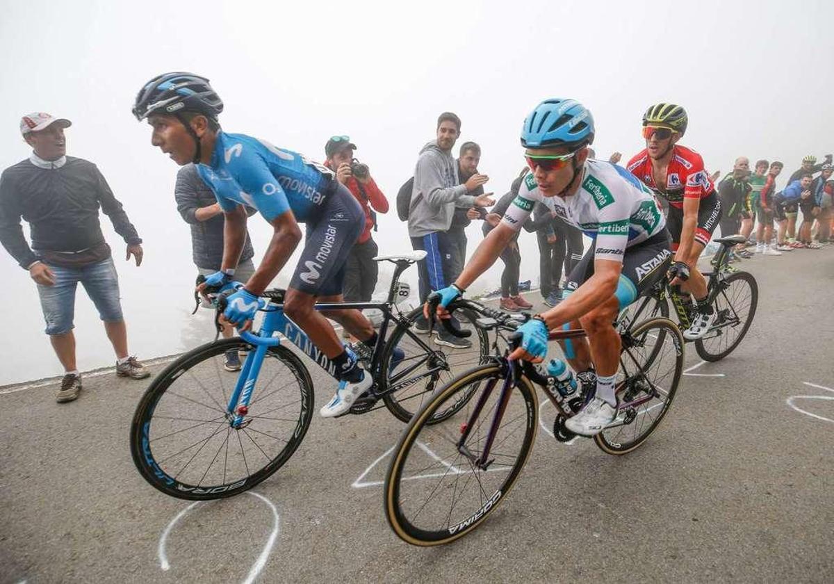 Los Lagos coronan al francés Pinot entre la niebla