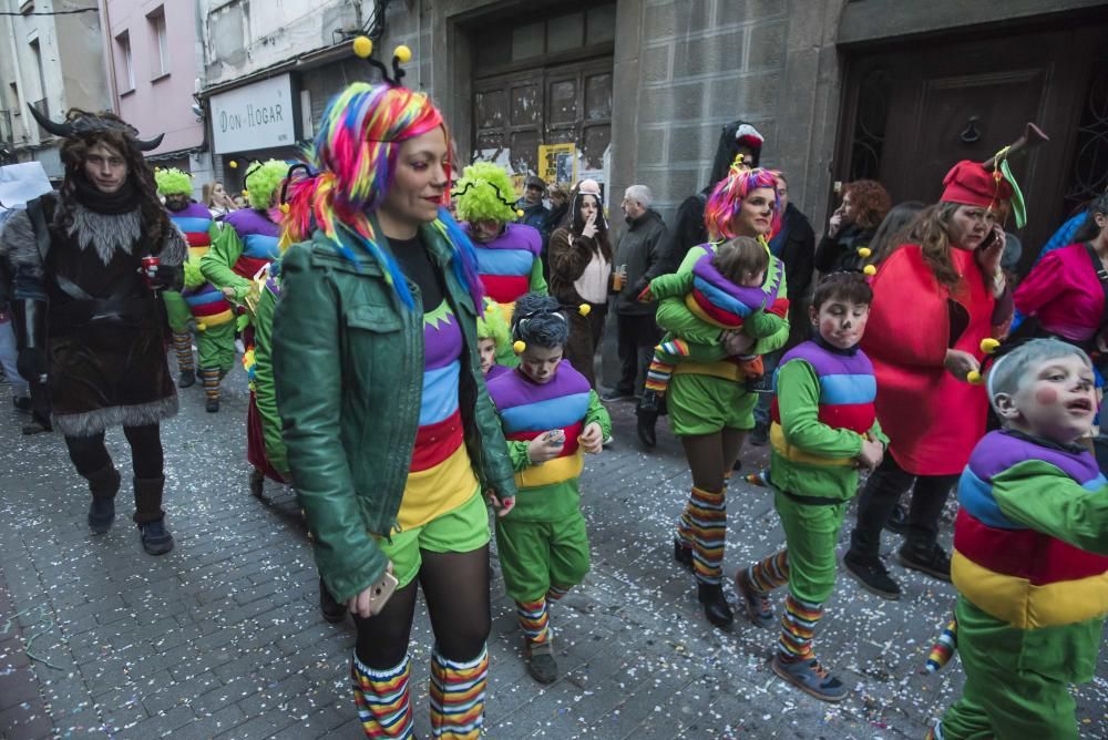 Set mil persones desborden els carrers de Sallent en un Carnaval multitudinari