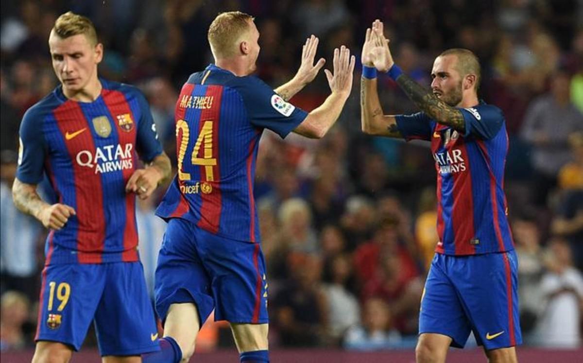 La defensa del Barça lo pasó muy mal frente al Alavés