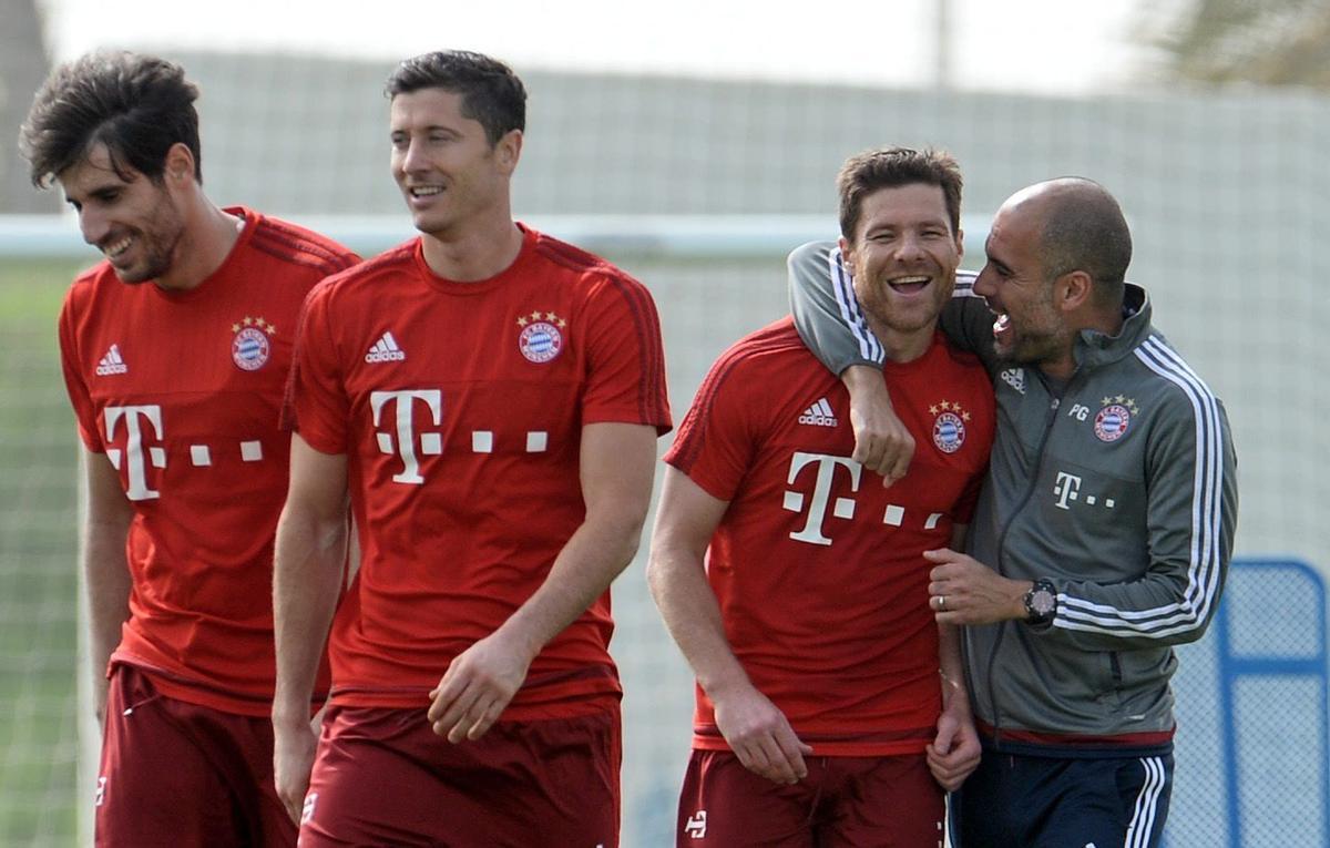 Guardiola y Xabi Alonso, en el Bayer de Munich
