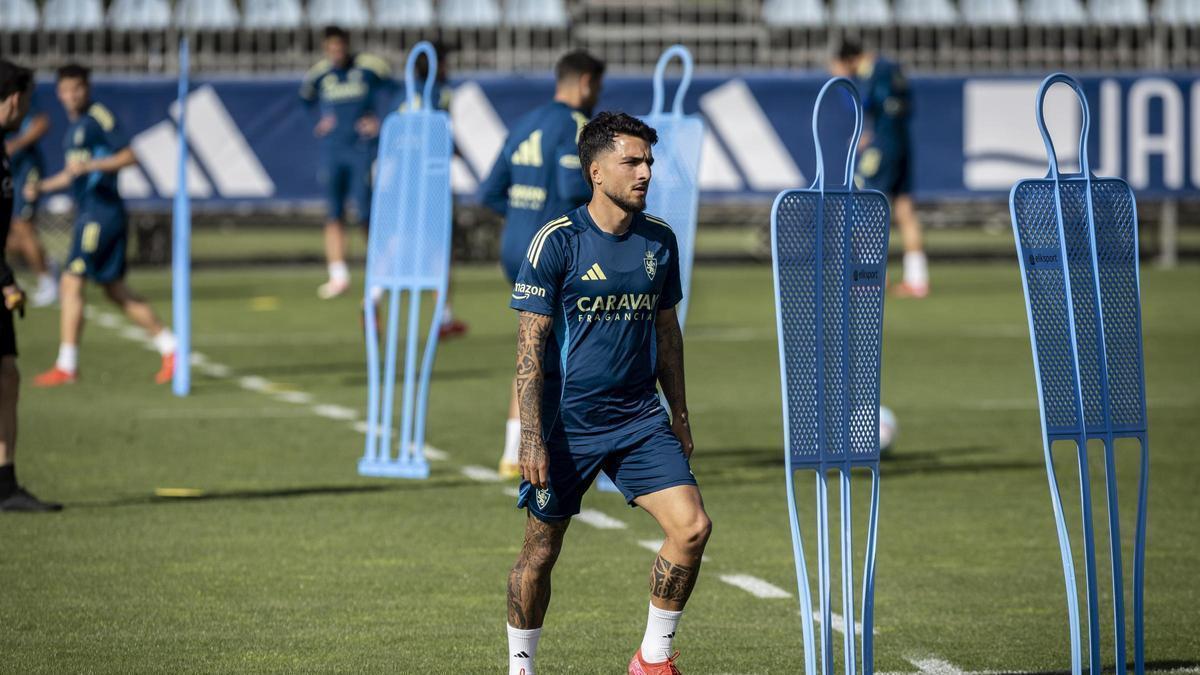 Tasende, en un entrenamiento con el Real Zaragoza.