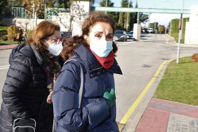 Familiares y amigos despiden a Almudena Grandes en Madrid