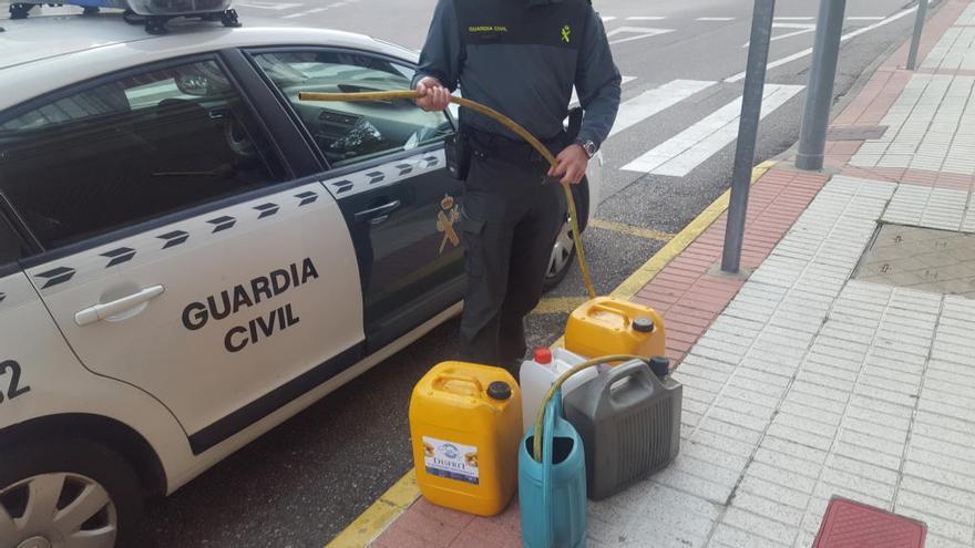 Abortan el robo del combustible  de un camión en Vilaboa