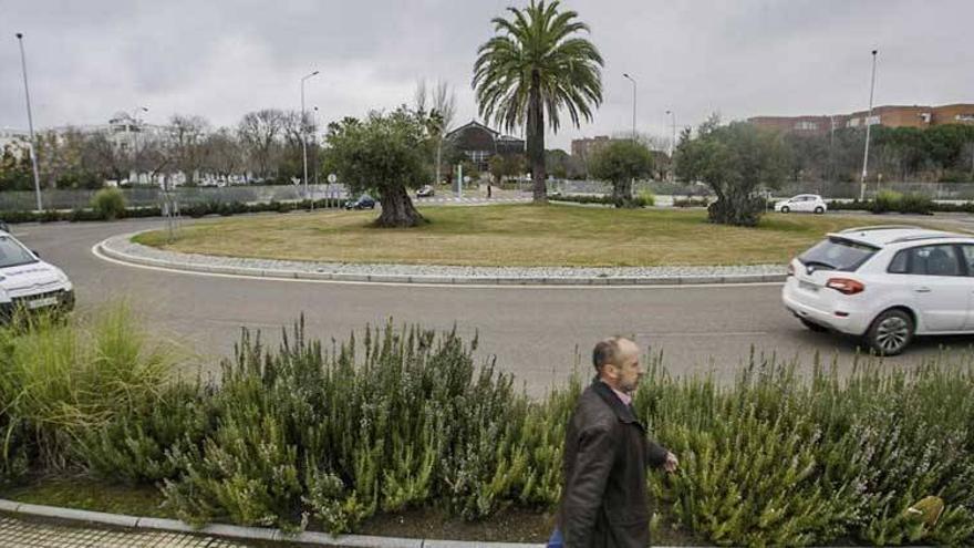 PSOE e IU piden que el consistorio reclame por lo civil 1,8 millones del canal de Badajoz