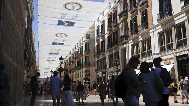 Una imagen de la calle Larios de Málaga. | ÁLEX ZEA