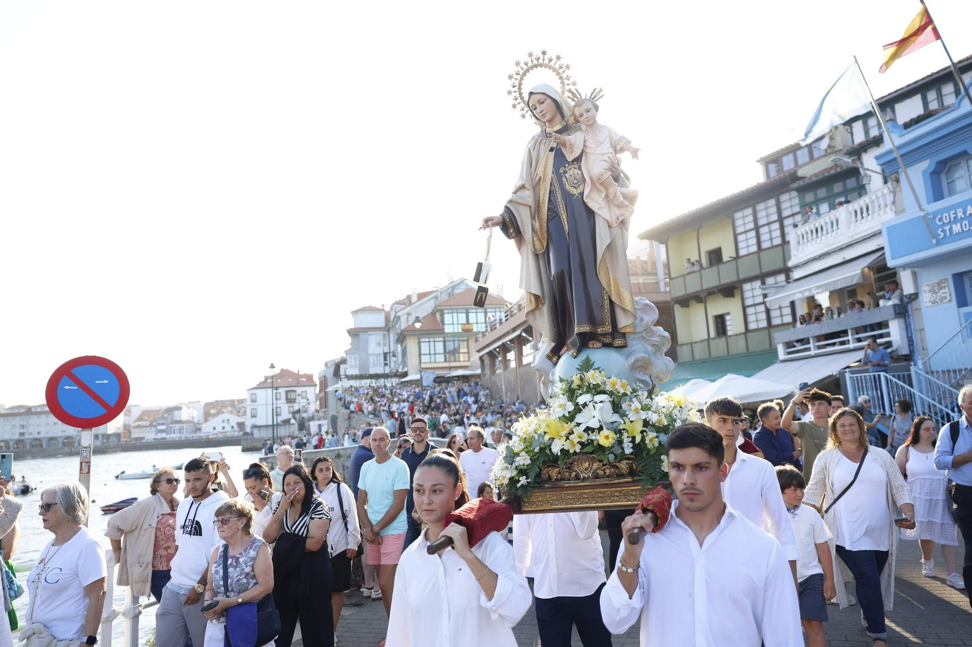 EN IMÁGENES: Multitudinaria procesión del Carmen en Luanco