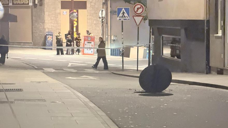 Cortes de luz en diversos barrios de A Coruña denan casas y negocios a oscuras