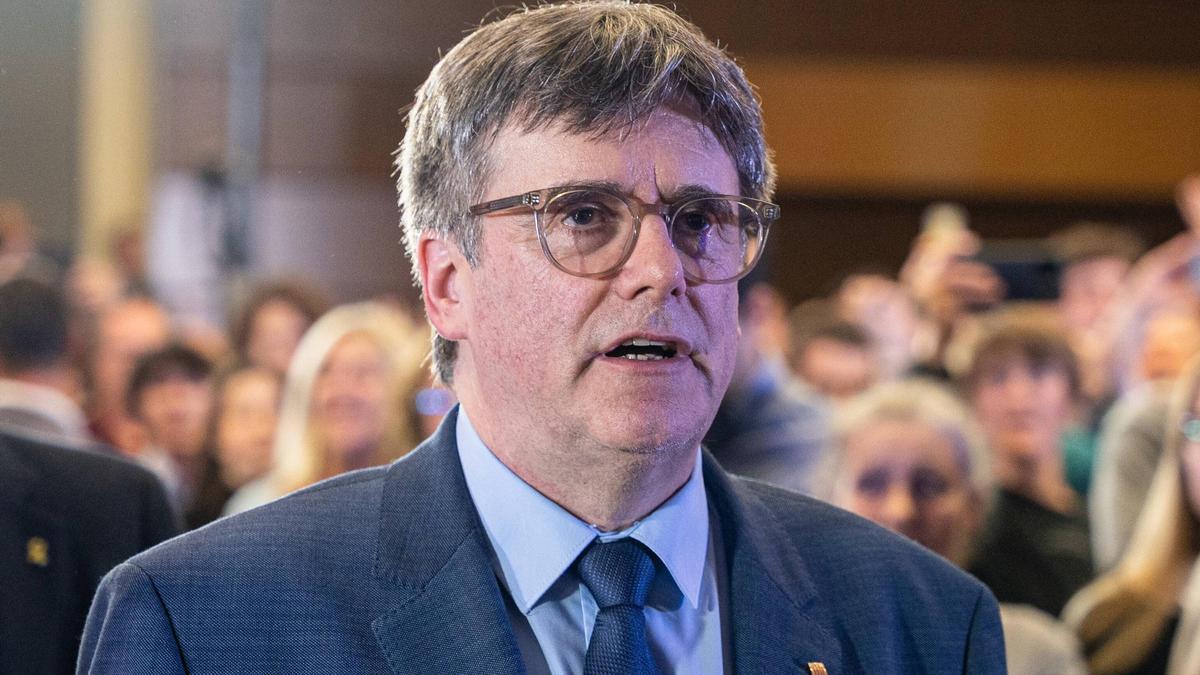 El expresident de la Generalitat Carles Puigdemont, en una conferencia política de Junts en Elna, Francia.