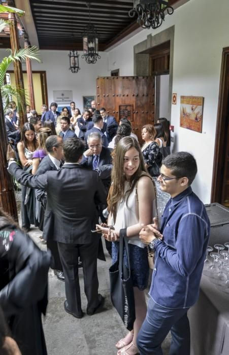 LAS PALMAS DE GRAN CANARIA A 19/05/2017. Acto de jura de nuevos abogados en el Colegio de Abogados Plaza de San Agustín. FOTO: J. PÉREZ CURBELO