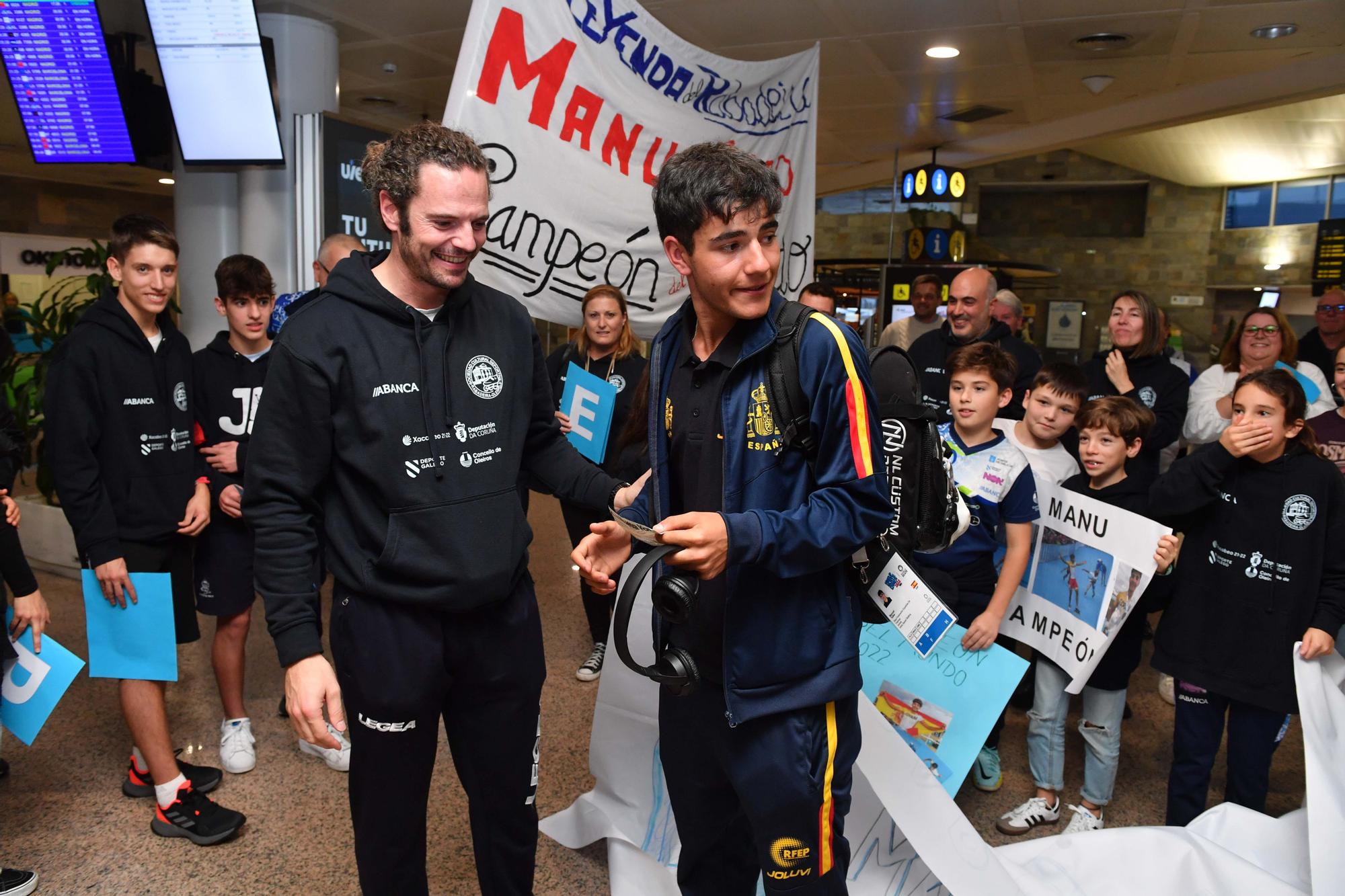 Recibimiento en A Coruña al patinador Manu Taibo con sus medallas