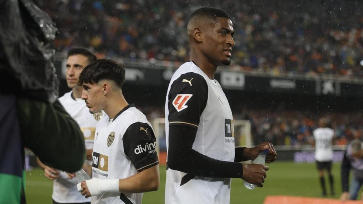 Cristhian Mosquera, en un partido con el Valencia CF