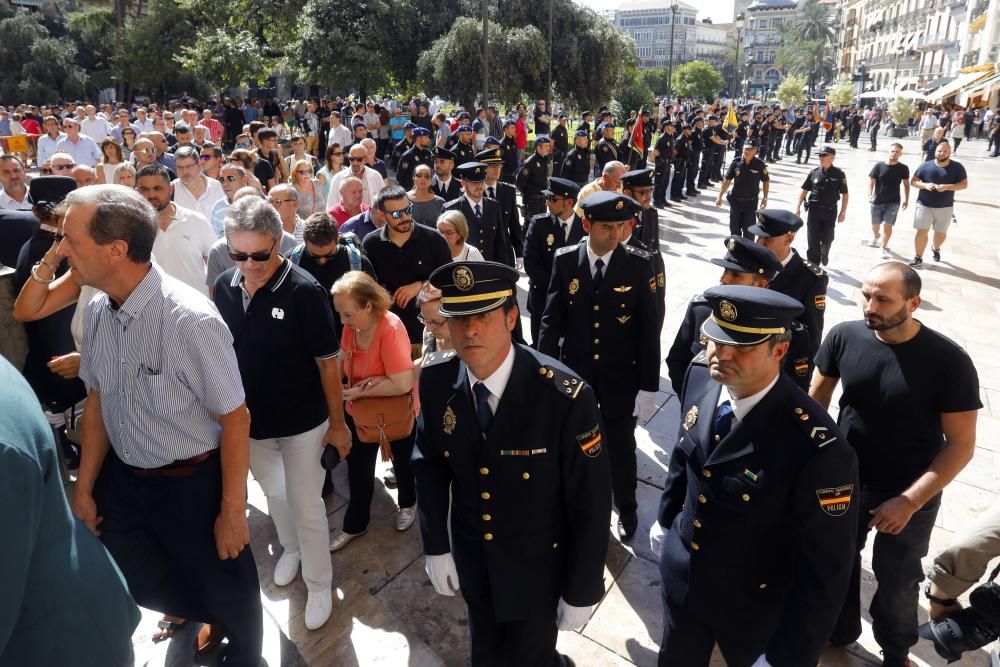 Funeral en la Catedral por el policía asesinado en València