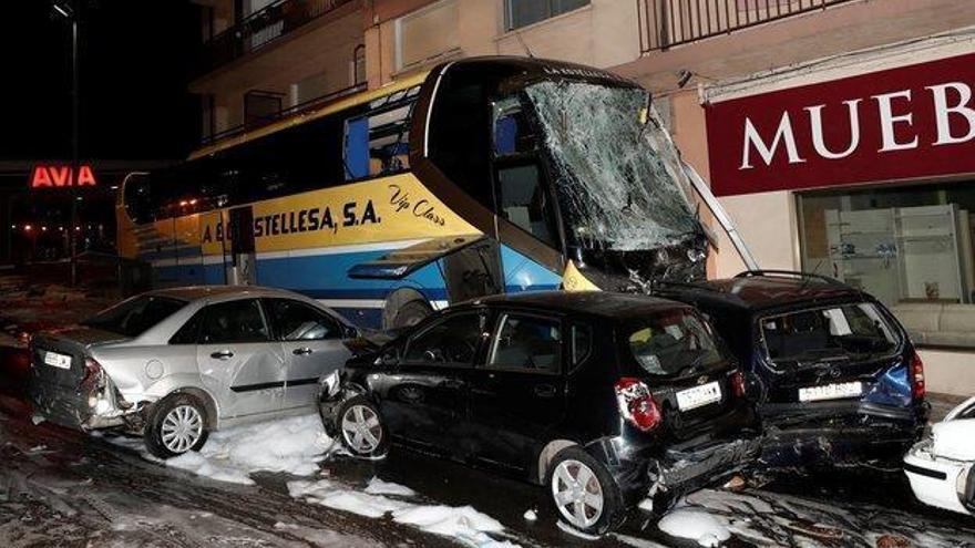 El padre de los niños fallecidos en Estella iba en el autobús siniestrado, aunque se bajó antes