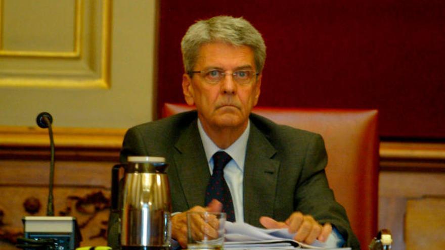 Juio Pérez, Abogado e histórico dirigente tinerfeño del Partido Socialista