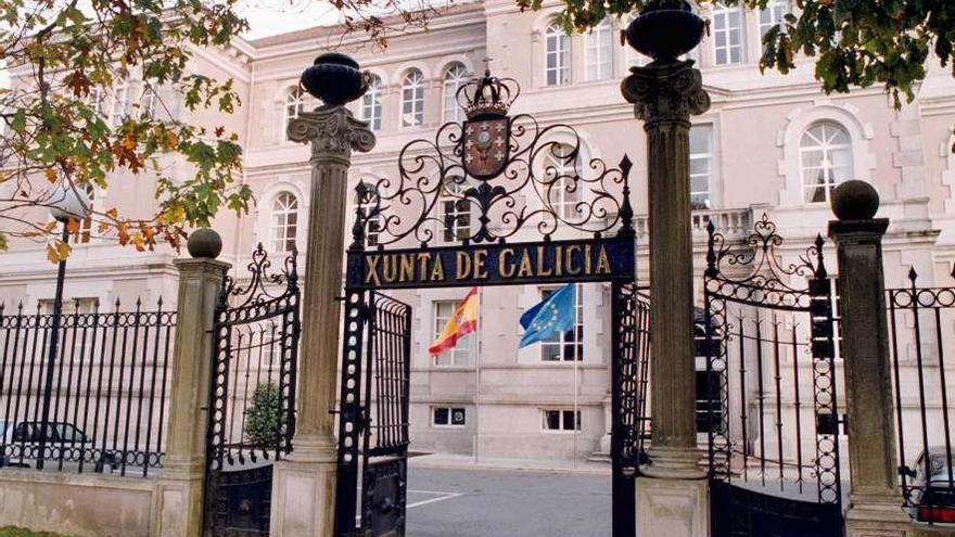 Vista del edificio central de la sede de la Xunta en San Caetano.