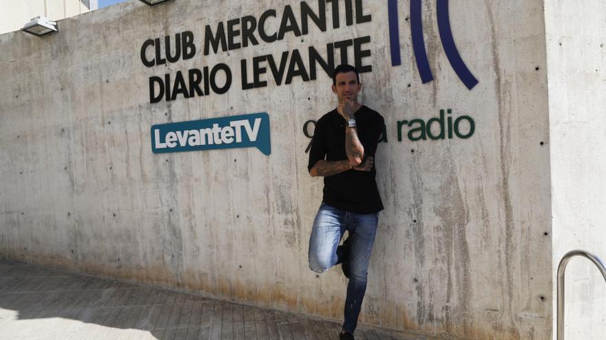 Josef Ajram en la redacción central de Levante-EMV