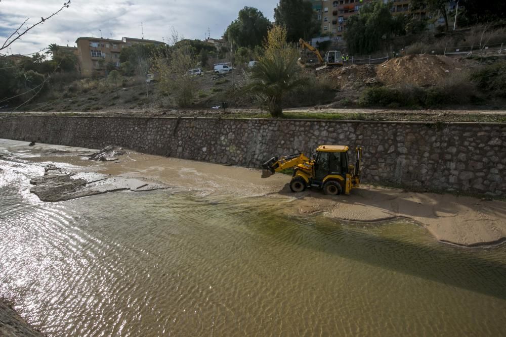 Fuga de agua en la ladera del Vinalopó