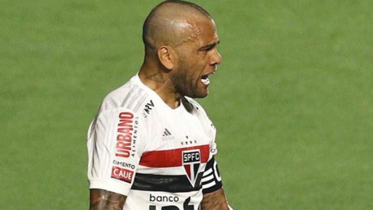 El golazo de Dani Alves para dar los tres puntos a Sao Paulo