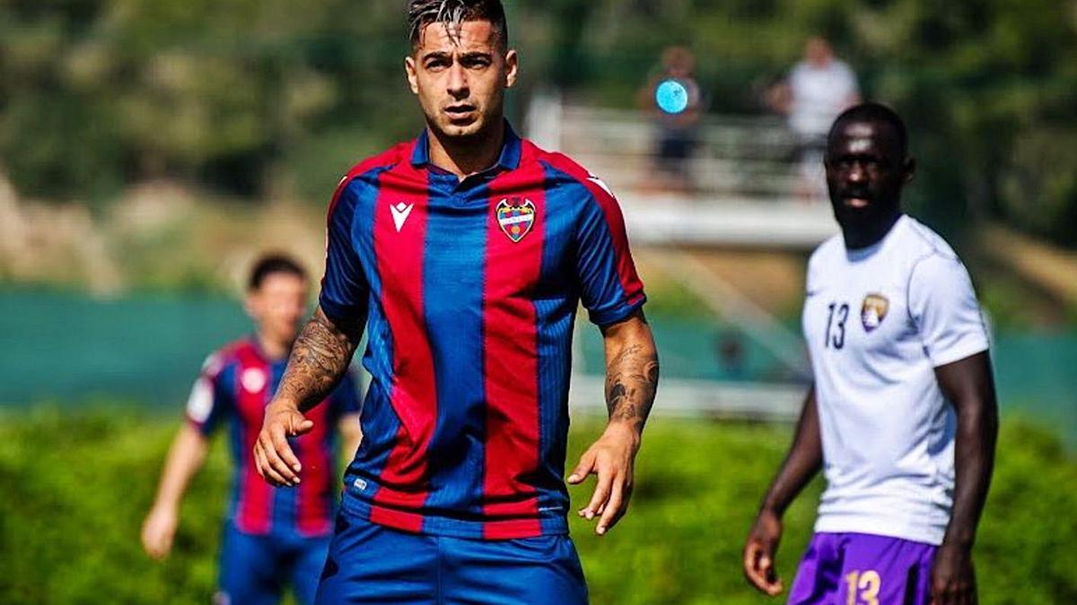 Sergio León valora propuestas mientras que Pepelu sigue a la espera | LEVANTE UD