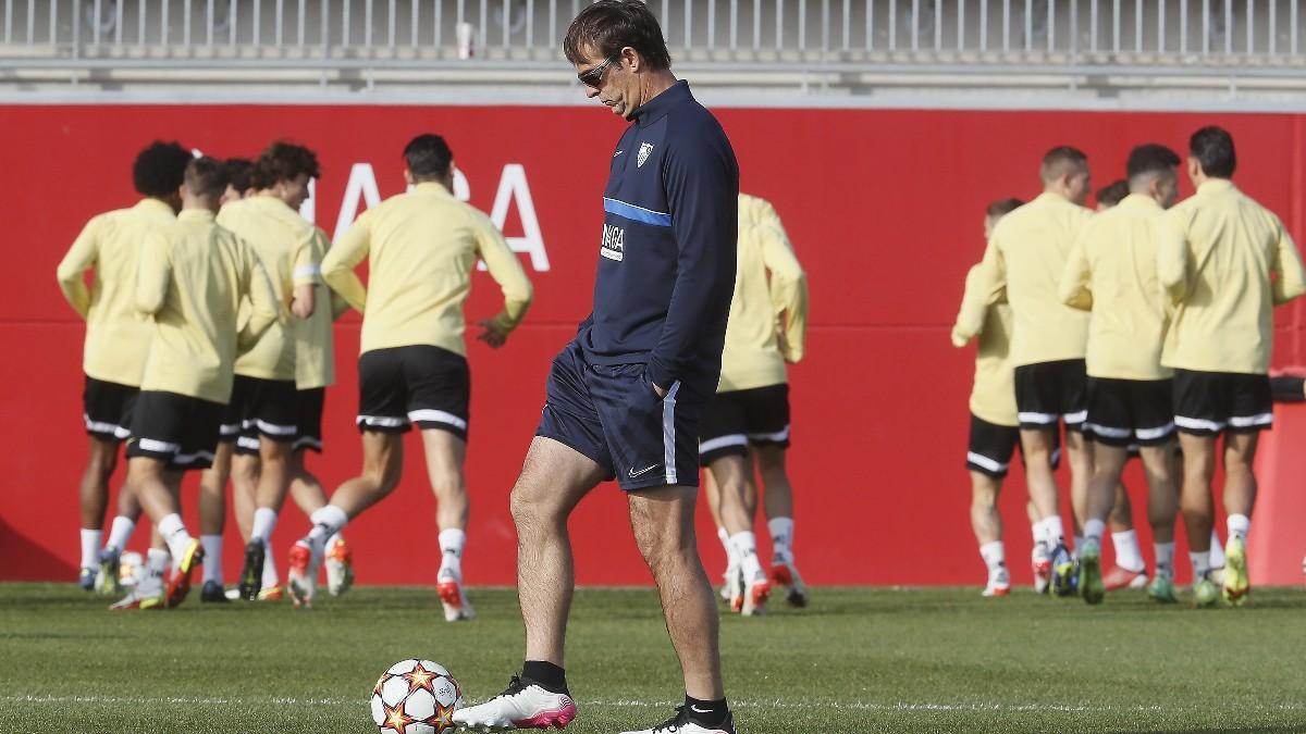 Lopetegui, pensativo en el entrenamiento de este lunes