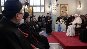 El papa Francisco durante su visita a la Catedral maronita de Nuestra Señora de Gracia, en Nicosia.