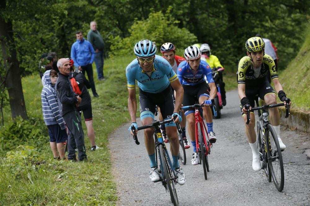 28 May 2019, Italy, Ponte Di Legno: Cyclists ...