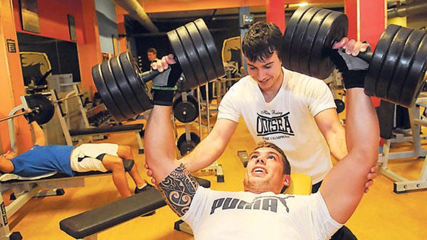 La playa da paso al gimnasio