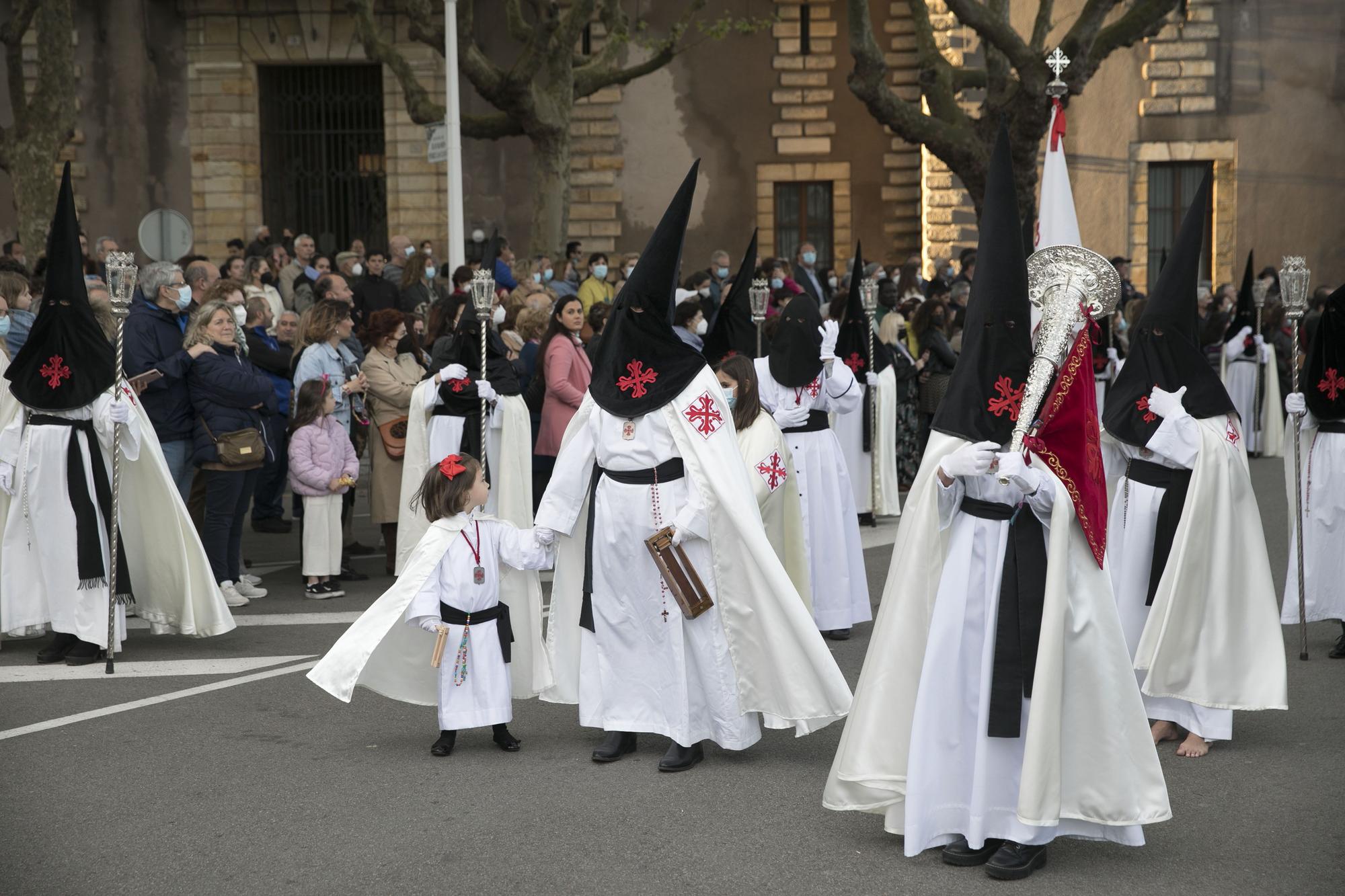 EN IMÁGENES: Gijón arropa al Cristo de los Mártires en su regreso a las calles