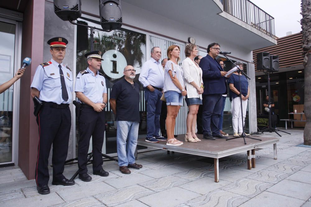 Concentració per condemnar l'agressió sexual múltiple a una turista a Platja d'Aro